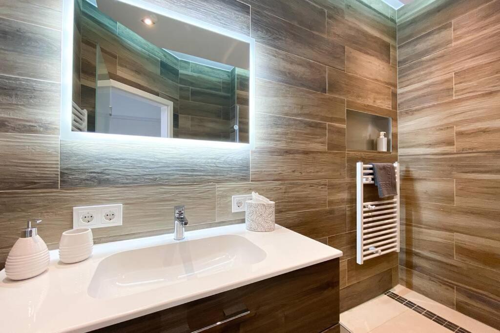 Luxus-Apartment In Leipzig Mit Privat-Parkplatz Dış mekan fotoğraf